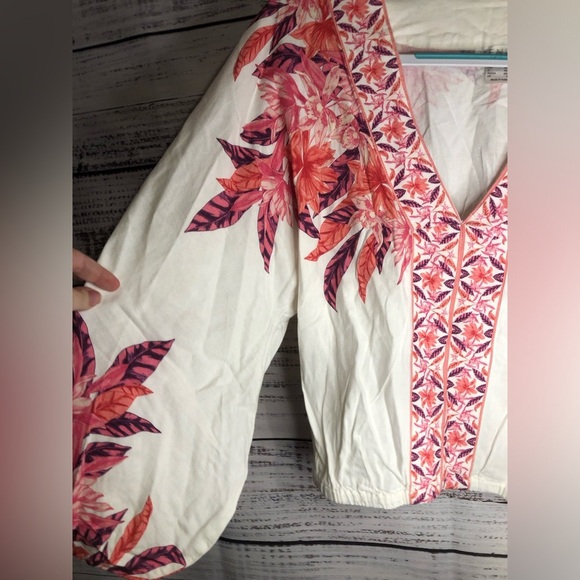 VENUS cream and pink embellished relaxed linen blouse - Picture 5 of 11